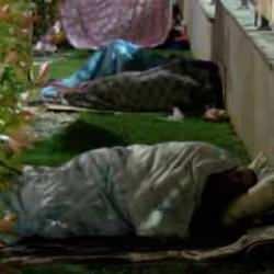 İstanbul'da vatandaşlar geceyi sokakta geçirdi