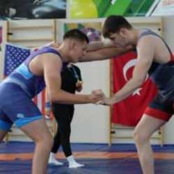 Türk pehlivanlar, ABD'li güreşçilere geçit vermedi: Edirne'de tarihi sonuç