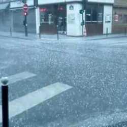 25 derece sıcaklıkta g&ouml;r&uuml;lmemiş olay! Bir anda bastırdı