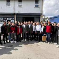 Sanayide gen&ccedil;lerle buluşan Başkan Altay: &Uuml;reten insan her zaman kıymetli