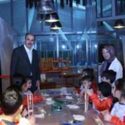 Başkan Altay, Bilim Merkezi Çocuk Şenliği’nde çocukların coşkusuna ortak oldu