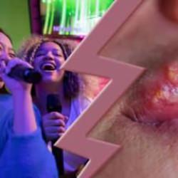 Eğlenmek için gittiği karaoke kafede tedavisi olmayan hastalığa yakalandı!