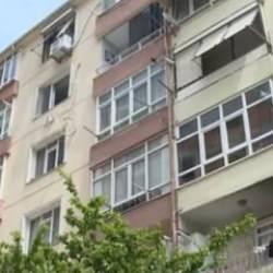 İstanbul'da kolonları patlayan 96 dairelik siteye tahliye