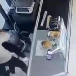 Kadın çalışana, mesai arkadaşı dehşeti yaşattı!