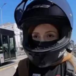 Navigasyona aldanıp motosikletiyle yanlışlıkla metrobüs yoluna girdi