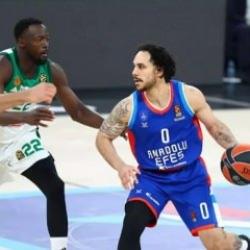 Anadolu Efes seriye dengeyi getirdi!