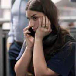 T&uuml;m &uuml;lke karanlığa g&ouml;m&uuml;ld&uuml;! Elektrik kesinti sırasında yanınızda olması gerekenler...