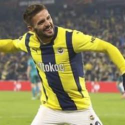 Taraftar çok sevinecek! F.Bahçeli yıldıza 2 teklif