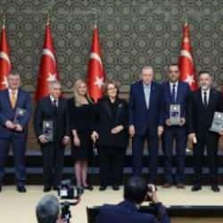 Erdoğan sokak röportajı terörüne dikkat çekti: Millete hakaret eden gazeteci olamaz!