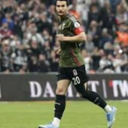 Beşiktaş'ın efsanesi geri döndü! 274 gün sonra alkışlarla karşılandı