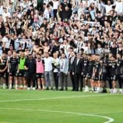 Beşiktaş’tan taraftara açık antrenman