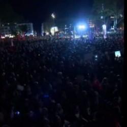 CHP mitinginde ezana saygısızlık: Daha y&uuml;ksek ses i&ccedil;in megafon kullandılar!