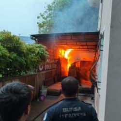 İneg&ouml;l'de &ouml;ğrenci yurdunda yangın paniği!