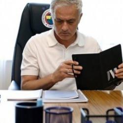 Mourinho bizzat devrede! Fenerbahçe'den dünyaca ünlü sağ beke teklif hazırlığı