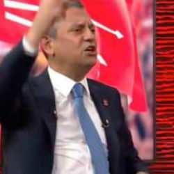 &Ouml;zg&uuml;r &Ouml;zel'den kendisine 'Armut gibi geziyor' diyen Yılmaz &Ouml;zdil'e sert s&ouml;zler
