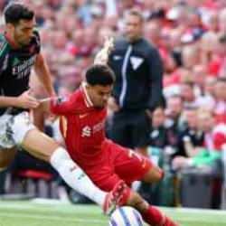 Premier Lig'de Arsenal, 'şampiyona' boyun eğmedi