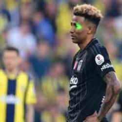 Rafa Silva lazere engel olmaya çalıştı! O anlar sosyal medyada gündem oldu
