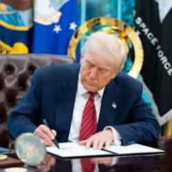 Trump: Çin'e yüzde 80 gümrük vergisi doğru görünüyor
