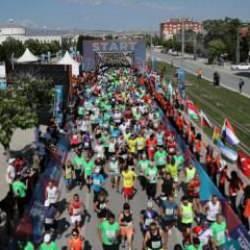 Yüzlerce isim büyük ödül için ter dökecek: Konya'da maraton vakti