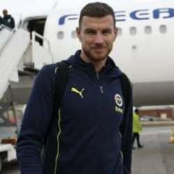 39 yaşında Serie A yapabilir: Dev kulüp, Dzeko ile dirsek temasında