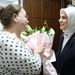 Bakan Göktaş'tan gönüllü anne Gürel'e anneler günü ziyareti!