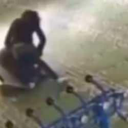 ‘Bana namaz kılmayı öğret’ diye yardım istediği kişiyi secdede defalarca bıçakladı