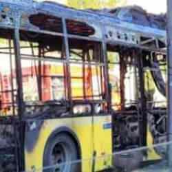 Başakşehir'de İETT otobüsü alevlere teslim oldu