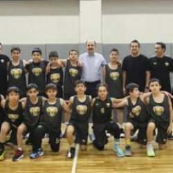 Başkan Altay tekerlekli sandalyeye oturdu engelli basketçilerle maç yaptı