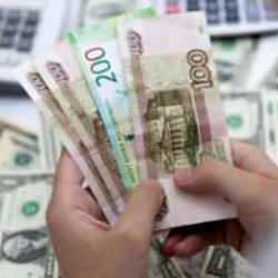 Dolar karşısında ruble düşüşte