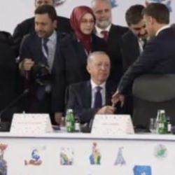 Erdoğan-Macron görüşmesinden dikkat çeken an! Sosyal medyada gündem oldu