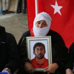 Evlatlarına kavuşmak isteyen aileler mutlu: İki gecedir sevinçten uyuyamıyoruz