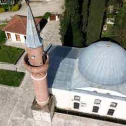Abdülmecid'in eşi Peruste Rahime Sultan tarafından yaptırılan cami 133 yıldır ayakta