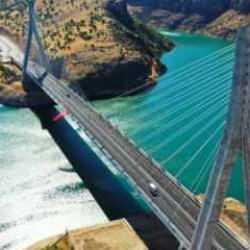 Doğunun boğaz köprüsü 10 yaşında! Bakan Uraloğlu: 3,3 milyar lira tasarruf sağladık