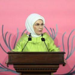 Emine Erdoğan'dan 'evlenme yaşı' uyarısı: Ge&ccedil;it vermemeliyiz