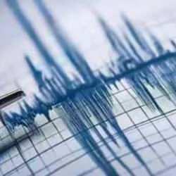 Endonezya'da deprem! En az 100 ev hasar aldı