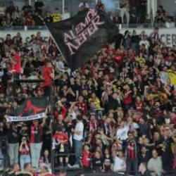 Eskişehirispor şampiyonluğu binlerce taraftarla kutladı