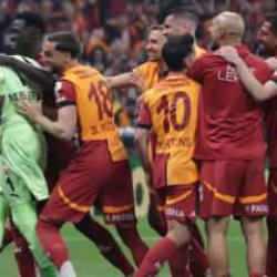 Eşyalarını gemiyle ülkesine yollamıştı: Galatasaray'ın yıldızından veda