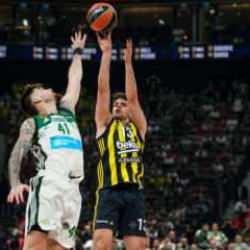 Fenerbahçe Avrupa'nın zirvesinde! Yunan devini eleyerek finale yükseldi