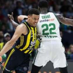 Fenerbahçe, şampiyonluk için parkeye çıkıyor