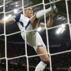 Herkes dondu kaldı! UEFA Avrupa Ligi'nde zaferi getiren müdahale