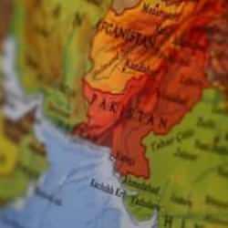 Pakistan ve Hindistan'dan hava sahası kararı