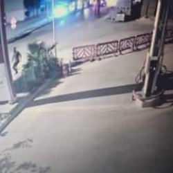 Sokakta karşılaştığı eski kocasını vurdu! O anlar kamerada