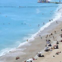 Yama&ccedil; paraş&uuml;t&uuml;, jet ski ve dahası! Muğla&rsquo;da sıcak hava yoğunluğu