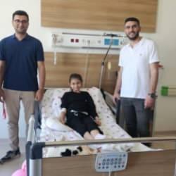 9 yaşındaki çocuğun midesinden devasa saç yumağı çıktı!