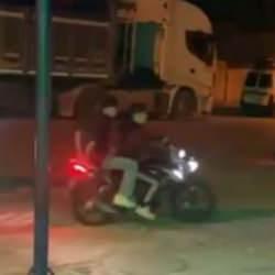 &Ccedil;ekmek&ouml;y'de bı&ccedil;aklı saldırı kamerada!