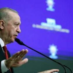 Erdoğan'dan Özgür Özel'e İngiliz muhipler cemiyeti göndermesi: Titreyip kendine gelsin