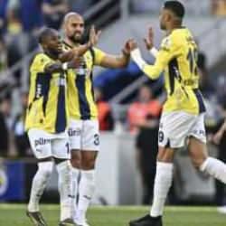 Fenerbahçe ikinci yarıda uyandı! Sezona 3 puanla veda etti