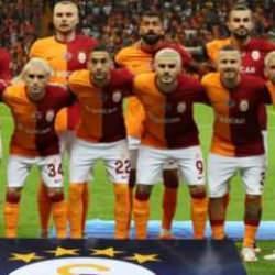 Galatasaray'da bekleneni verememişti Dünya yıldızı yeni takımında da tutunamadı