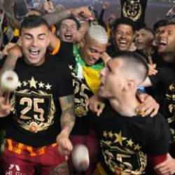 Galatasaray'ın yıldızı bıçak altına yattı: Ameliyat sonrası ilk açıklama