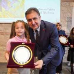 "Geleceğin Yazarları" Sertifika ve Ödül Töreni Rami Kütüphanesi'nde düzenlendi